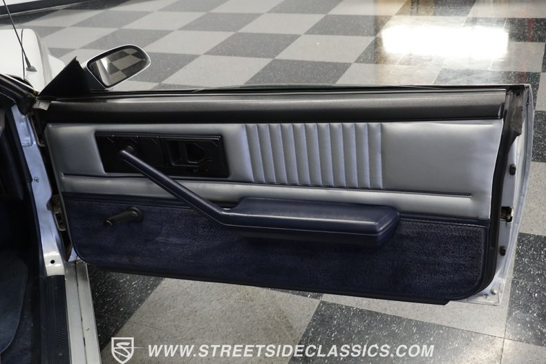 Chevrolet-Camaro-1982-Silver-Metallic-Silver-45