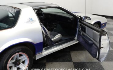 Chevrolet-Camaro-1982-Silver-Metallic-Silver-49