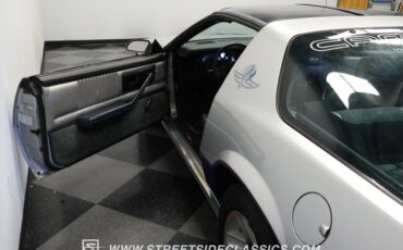 Chevrolet-Camaro-1982-Silver-Metallic-Silver-9