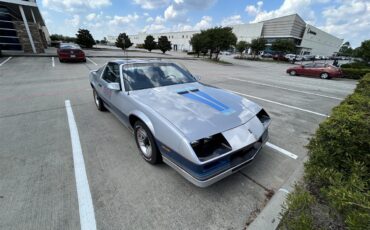 Chevrolet-Camaro-1982-Silver-amp-Blue-Silver-amp-Blue-3