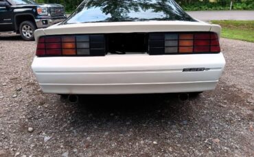 Chevrolet-Camaro-1982-White-1