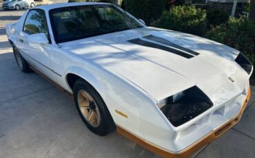 Chevrolet-Camaro-1982-White-1