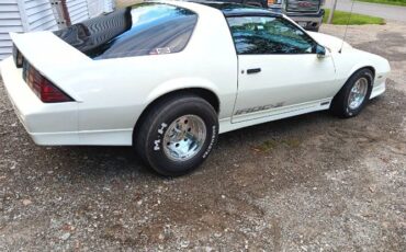 Chevrolet-Camaro-1982-White-11