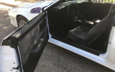 Chevrolet-Camaro-1982-White-12