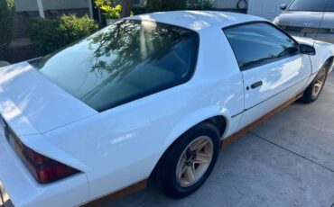 Chevrolet-Camaro-1982-White-12