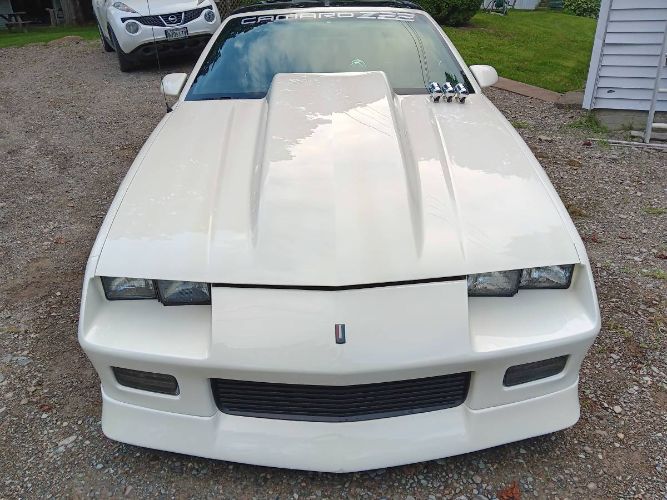 Chevrolet-Camaro-1982-White-14