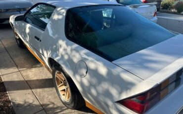 Chevrolet-Camaro-1982-White-14