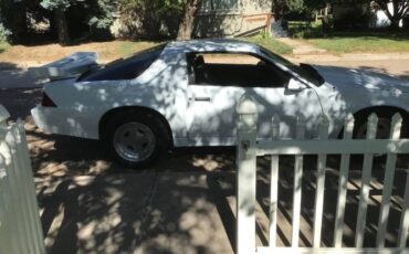 Chevrolet-Camaro-1982-White-15