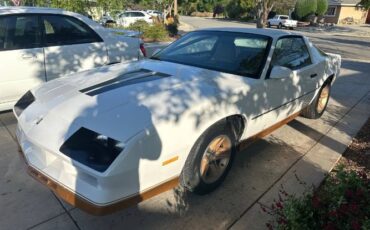 Chevrolet-Camaro-1982-White-15