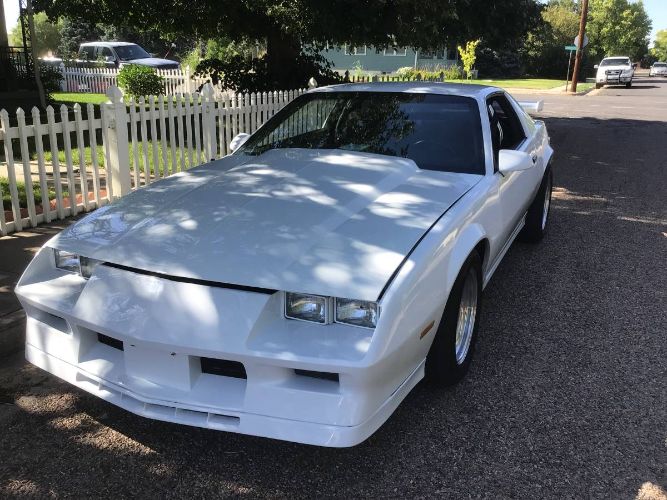 Chevrolet-Camaro-1982-White-17