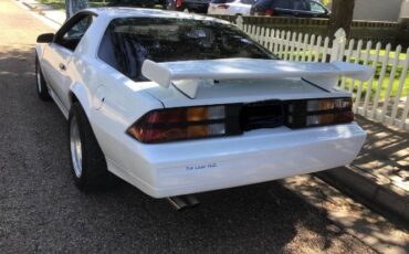 Chevrolet-Camaro-1982-White-2