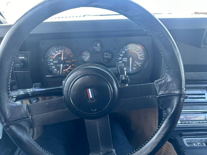 Chevrolet-Camaro-1982-White-2