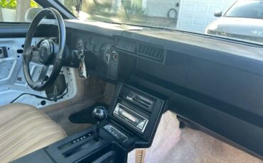 Chevrolet-Camaro-1982-White-8