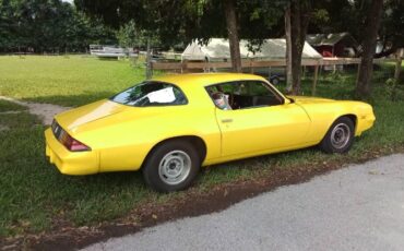 Chevrolet-Camaro-1982-Yellow