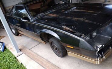 Chevrolet-Camaro-1984-Black-1