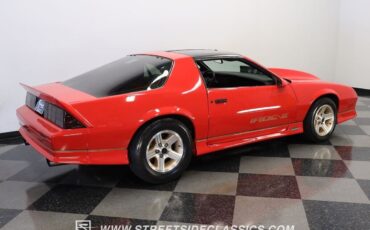Chevrolet-Camaro-1984-Coupe-11