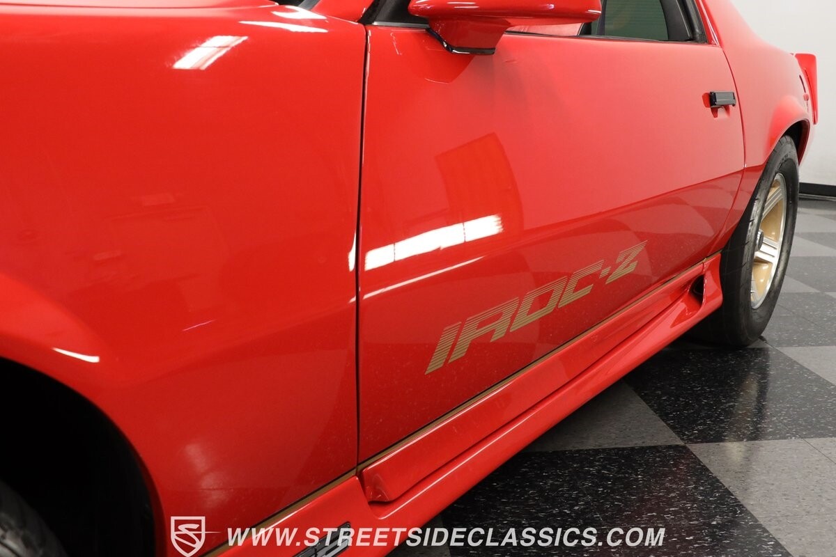 Chevrolet-Camaro-1984-Coupe-21