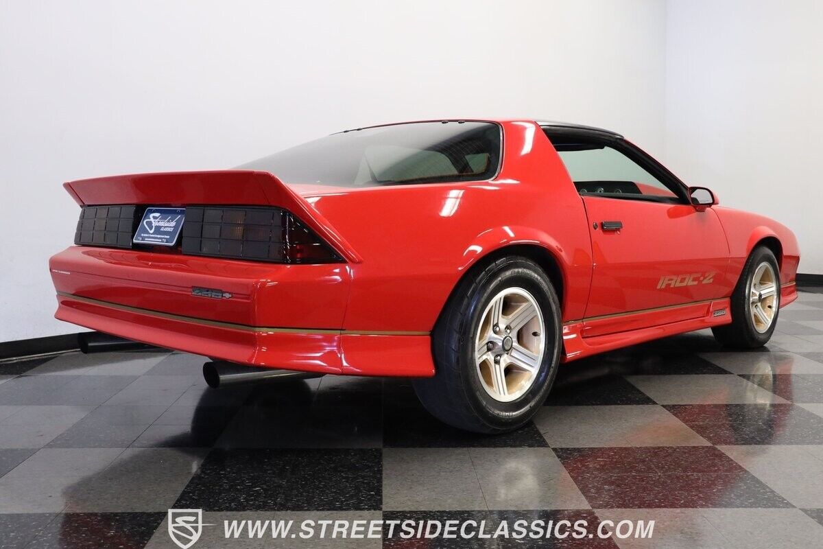 Chevrolet-Camaro-1984-Coupe-25