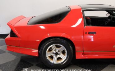 Chevrolet-Camaro-1984-Coupe-27