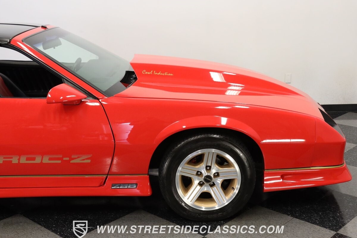 Chevrolet-Camaro-1984-Coupe-28