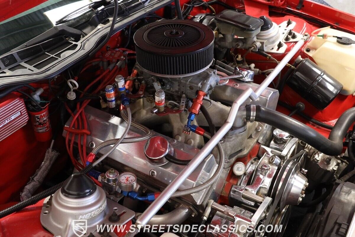 Chevrolet-Camaro-1984-Coupe-32