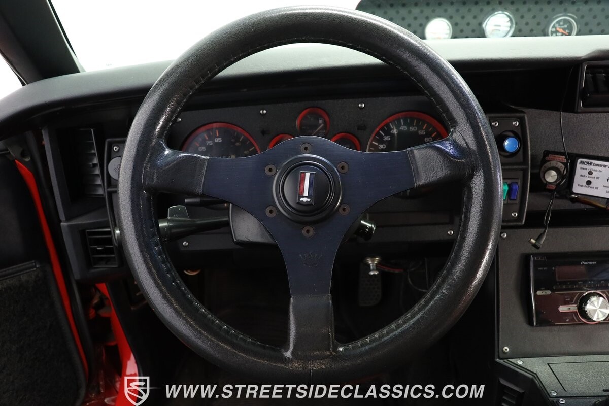 Chevrolet-Camaro-1984-Coupe-36