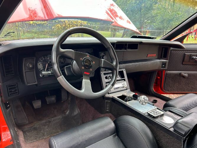 Chevrolet-Camaro-1984-Orange-1