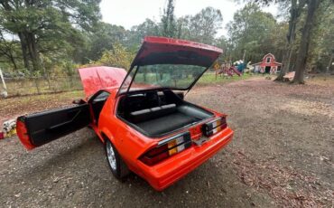 Chevrolet-Camaro-1984-Orange-10