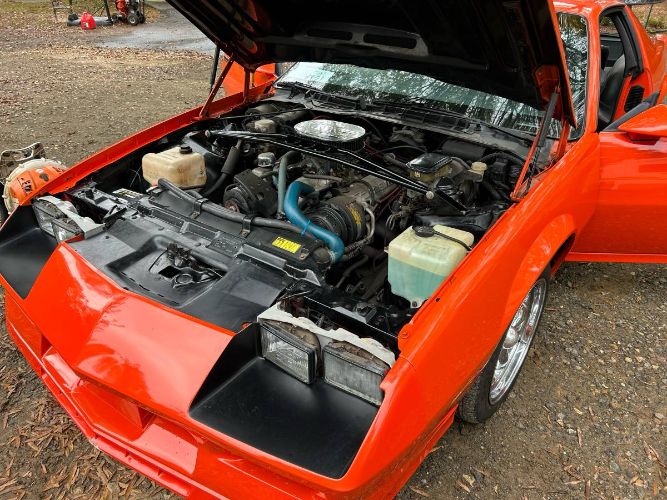 Chevrolet-Camaro-1984-Orange-12