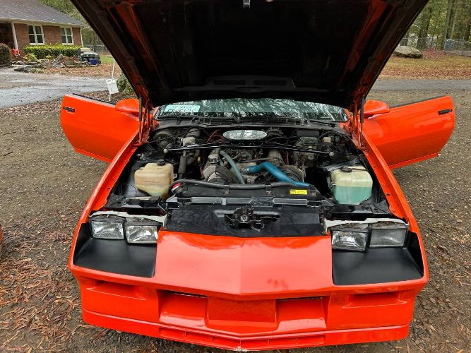 Chevrolet-Camaro-1984-Orange-13