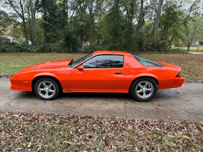 Chevrolet-Camaro-1984-Orange-15