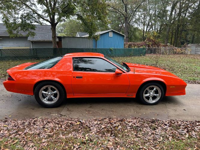 Chevrolet-Camaro-1984-Orange-18