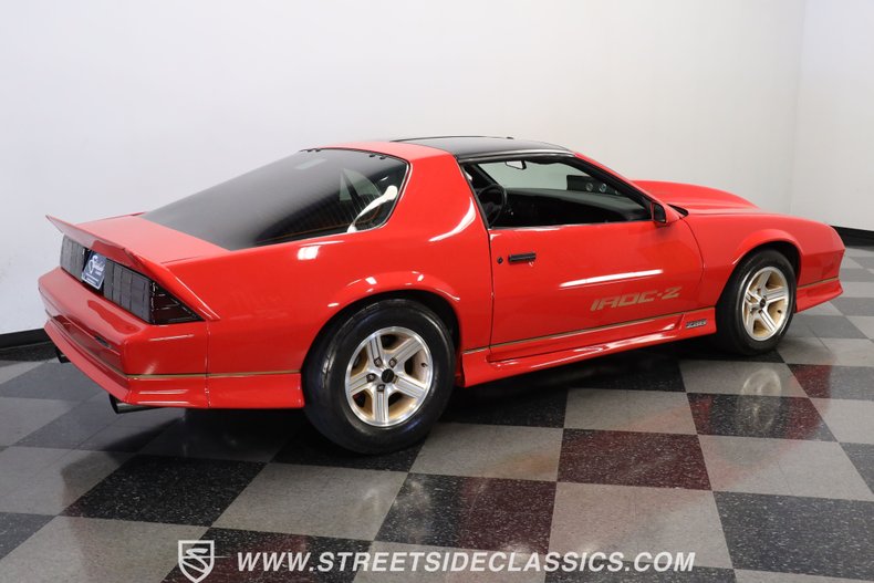 Chevrolet-Camaro-1984-Red-Black-ampamp-Red-10