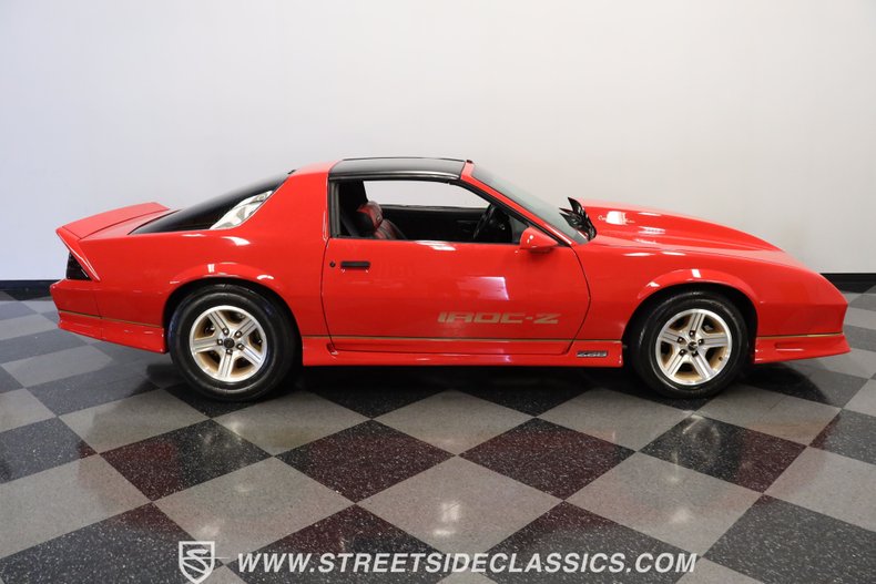 Chevrolet-Camaro-1984-Red-Black-ampamp-Red-11
