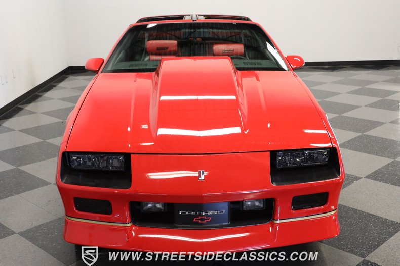 Chevrolet-Camaro-1984-Red-Black-ampamp-Red-14