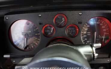 Chevrolet-Camaro-1984-Red-Black-ampamp-Red-17