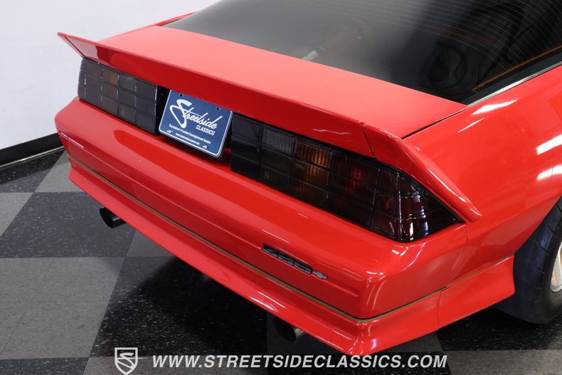 Chevrolet-Camaro-1984-Red-Black-ampamp-Red-25