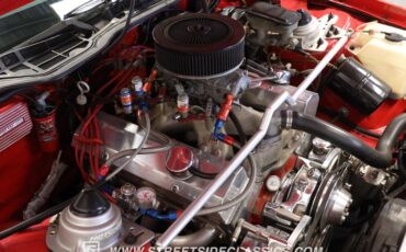 Chevrolet-Camaro-1984-Red-Black-ampamp-Red-33