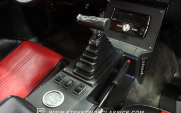 Chevrolet-Camaro-1984-Red-Black-ampamp-Red-37