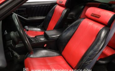 Chevrolet-Camaro-1984-Red-Black-ampamp-Red-39