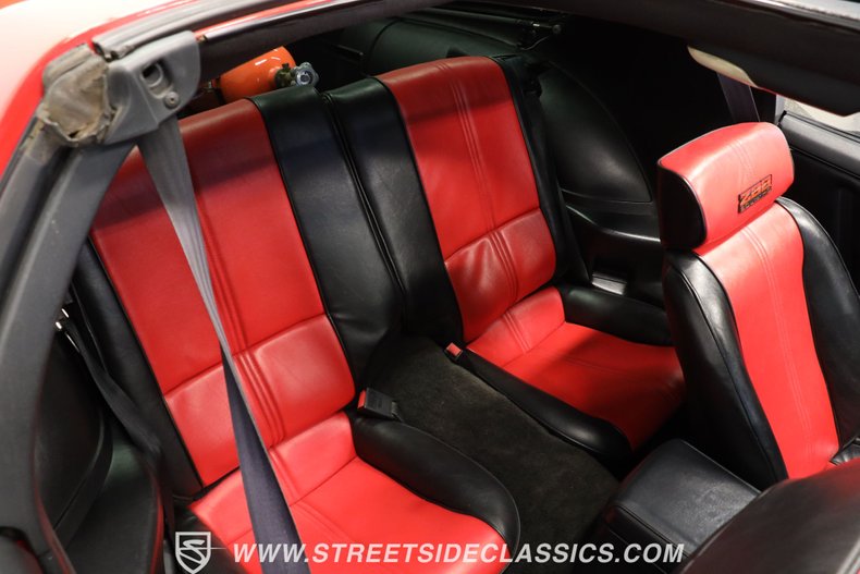 Chevrolet-Camaro-1984-Red-Black-ampamp-Red-41