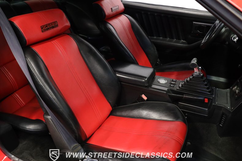 Chevrolet-Camaro-1984-Red-Black-ampamp-Red-42