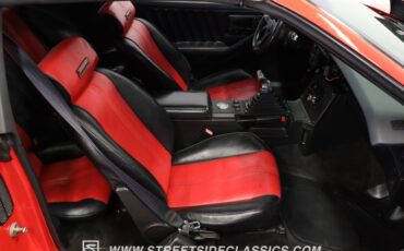 Chevrolet-Camaro-1984-Red-Black-ampamp-Red-43