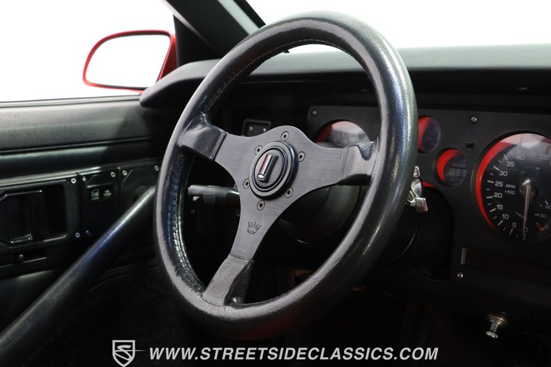 Chevrolet-Camaro-1984-Red-Black-ampamp-Red-45