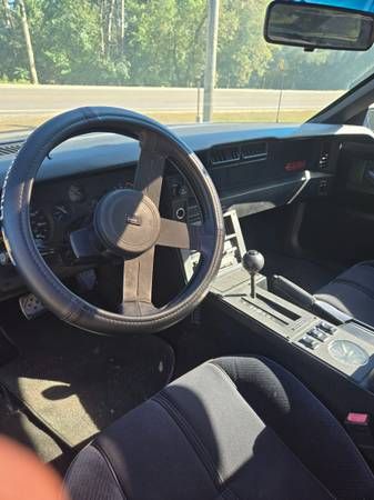 Chevrolet-Camaro-1985-2