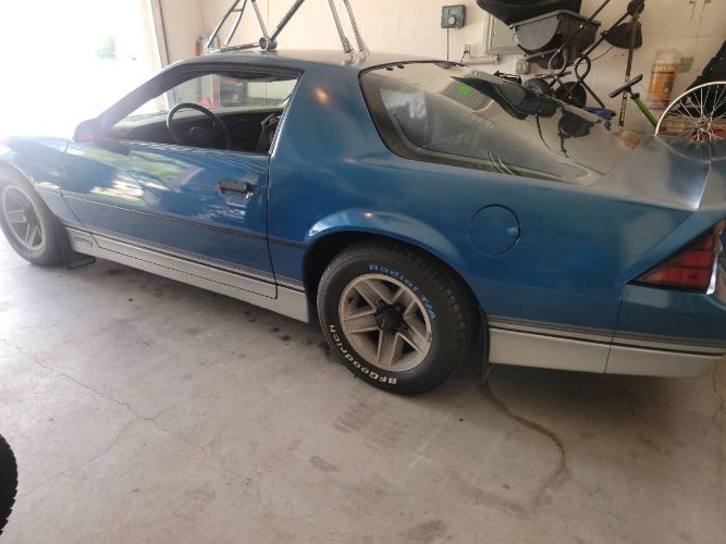 Chevrolet-Camaro-1985-Blue-3