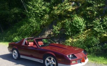 Chevrolet-Camaro-1985-Red-3