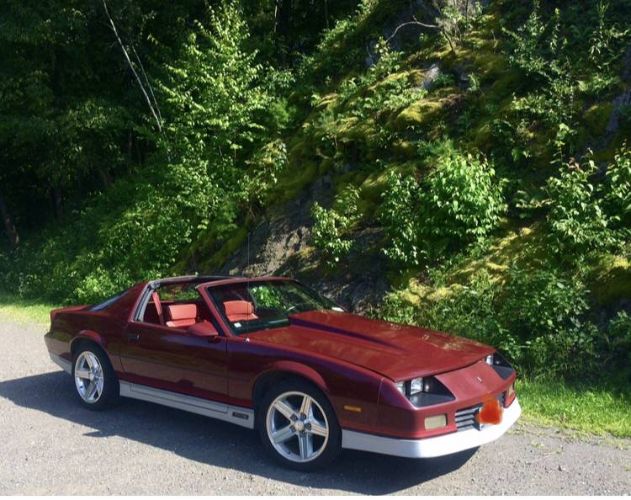 Chevrolet-Camaro-1985-Red-3