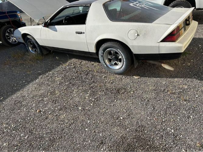 Chevrolet-Camaro-1986-White-5