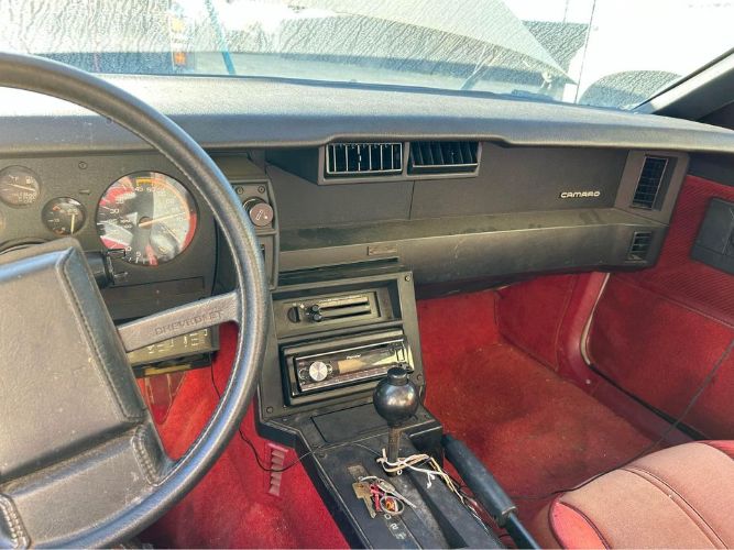 Chevrolet-Camaro-1986-White-7
